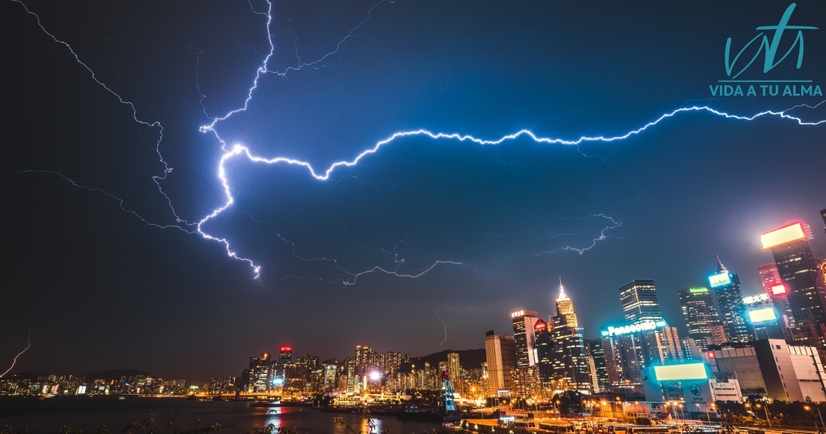 EN UN DIA SOLEADO O NUBLADO HABLA CON DIOS